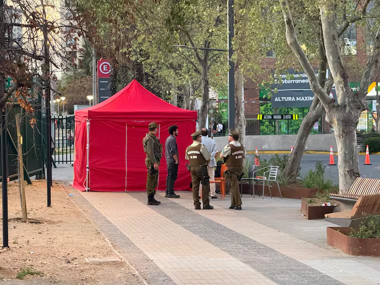 Hombre muere tras ser golpeado por guardias en Mall Plaza Vespucio