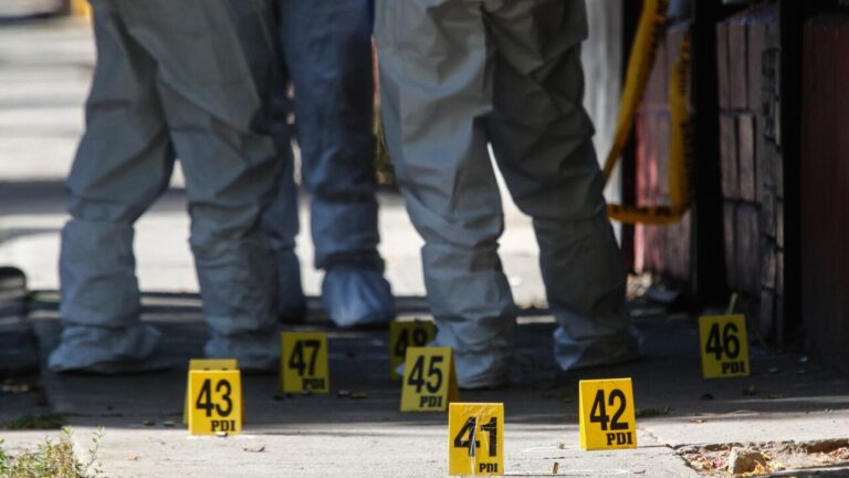 Violento Crimen en La Florida: Hombre Muere Baleado en las Afueras de un Bar en Avenida Vicuña Mackenna