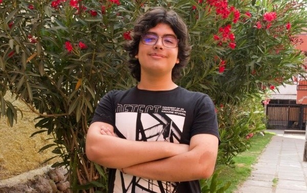Puntaje nacional en La Florida: Maximiliano Yáñez, estudiante del Colegio Bellavista, alcanza los 1.000 puntos en Matemática