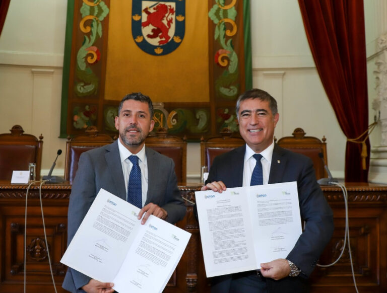 La Florida y Santiago firman convenio de colaboración para fortalecer el emprendimiento local