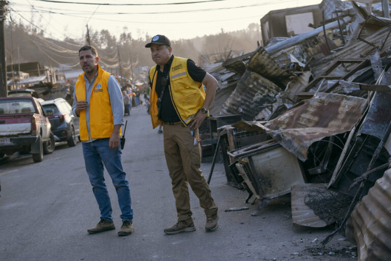 La Florida despliega primer contingente de ayuda y más de 80 funcionarios en Lirquén para apoyar labores de recuperación