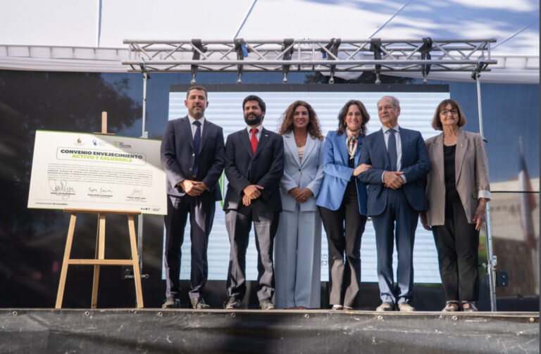 La Florida firma convenio con U. Chile para programa de envejecimiento de adultos mayores