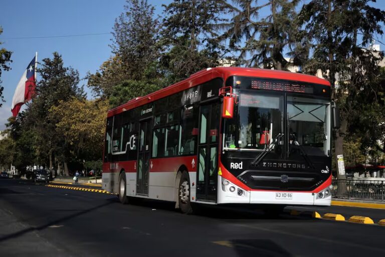 Nuevo recorrido de micro conectará La Florida y Macul con estaciones de Metro y servicios clave