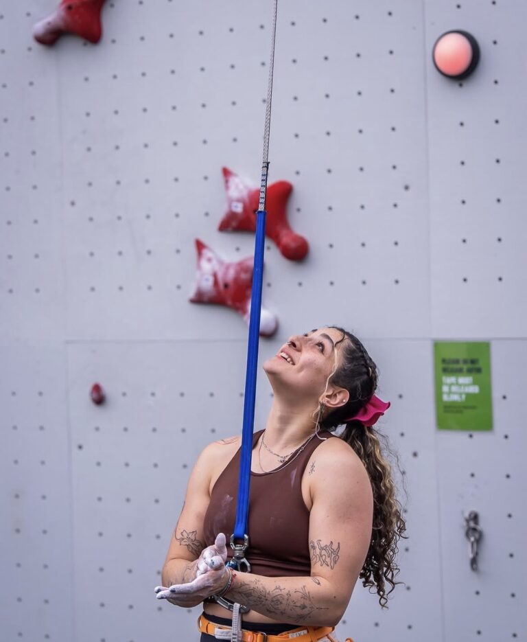 La floridana, Anahí Riveros, logra nuevo récord nacional en escalada