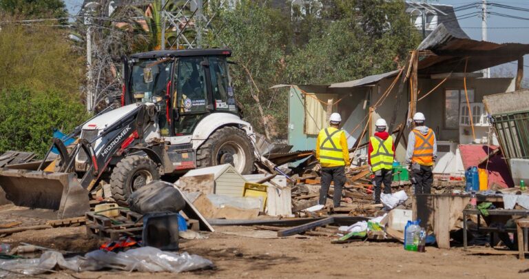 La Florida desaloja terreno tomado que operaba como matadero ilegal